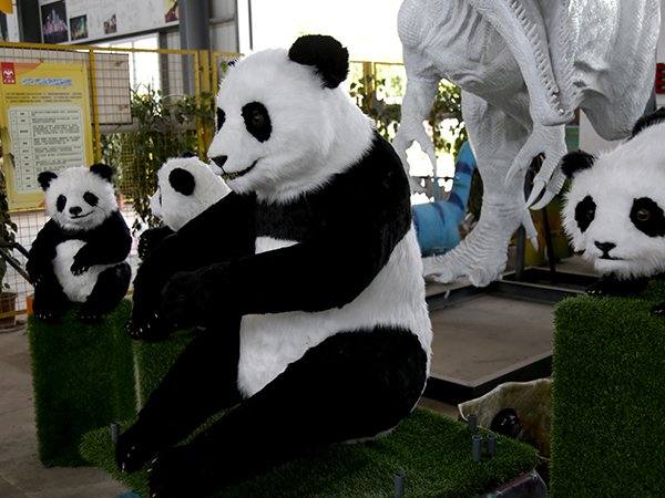 Animatronic panda wildlife exhibit