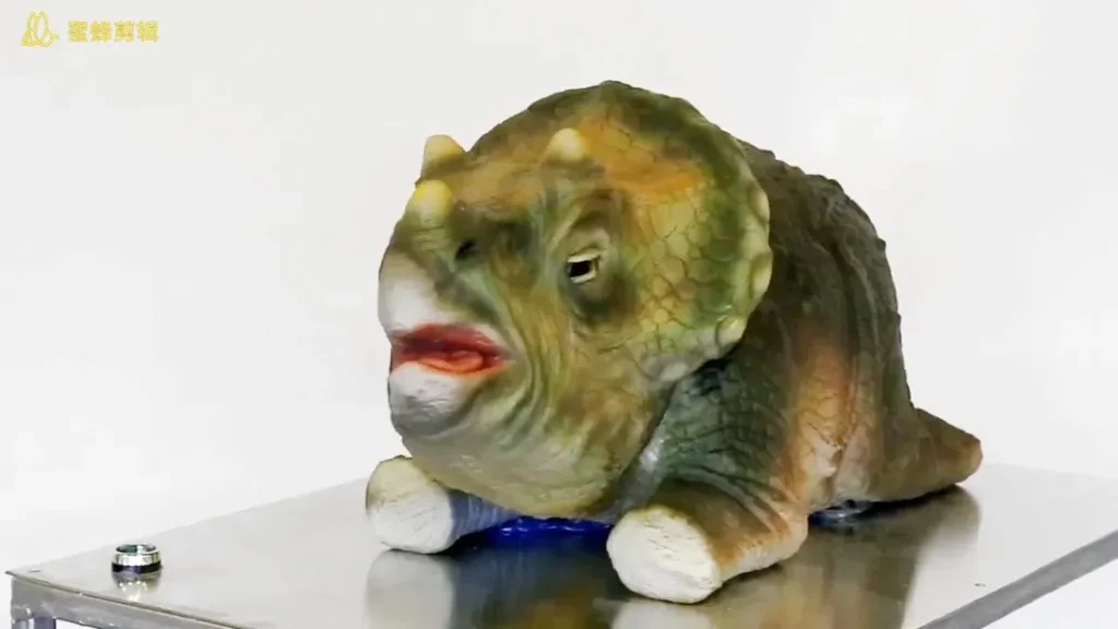 Baby Animatronic Triceratops with Servo Motor — Quiet, Smooth Movement Demo