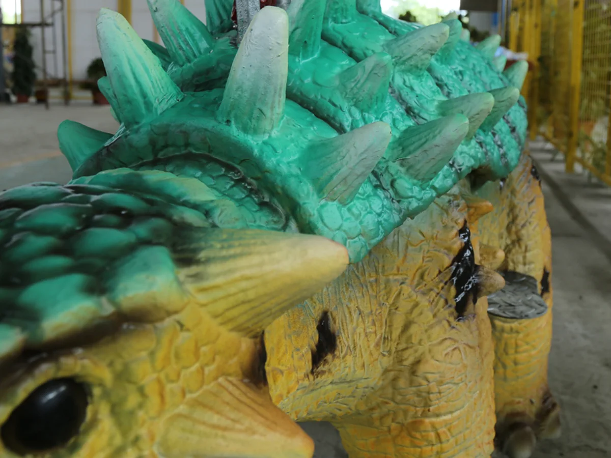 Ankylosaurus ride unit showing the individually sculpted back plates and head armour