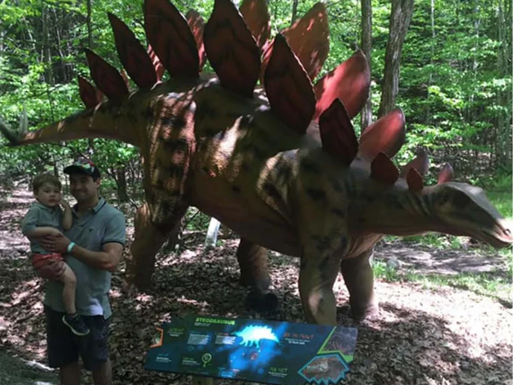 Life-Size Animatronic Stegosaurus